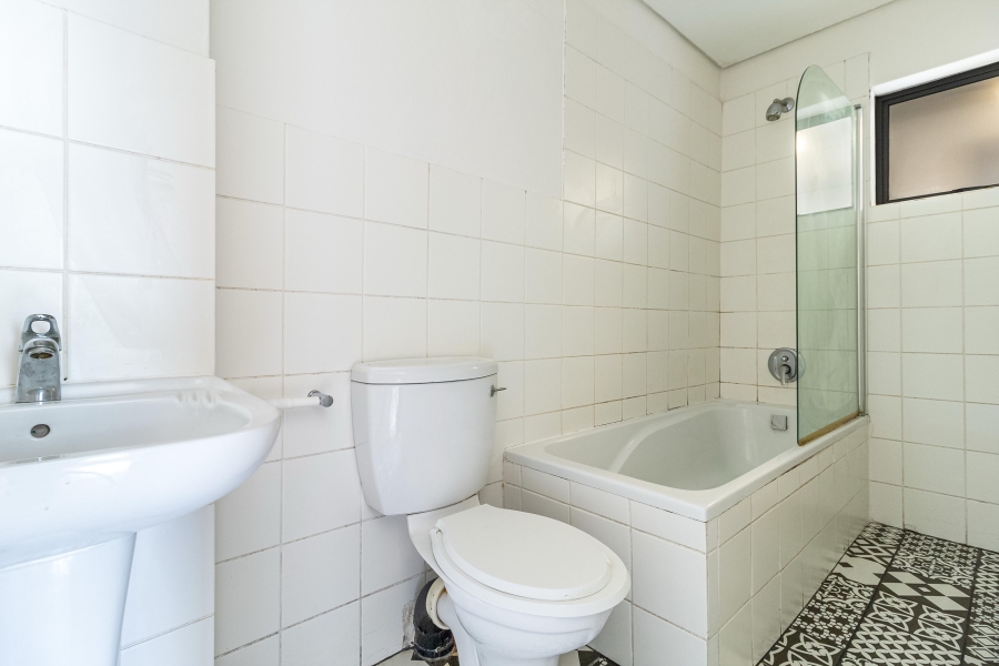 1 Bedroom Property for Sale in Zonnebloem Western Cape